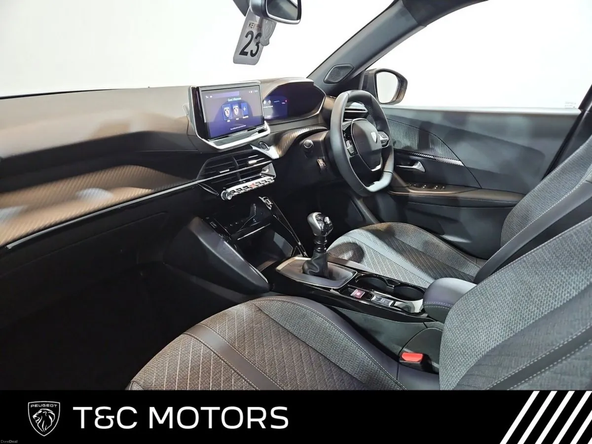 Peugeot 2008 1.2 Puretech 100bhp Allure - Image 4