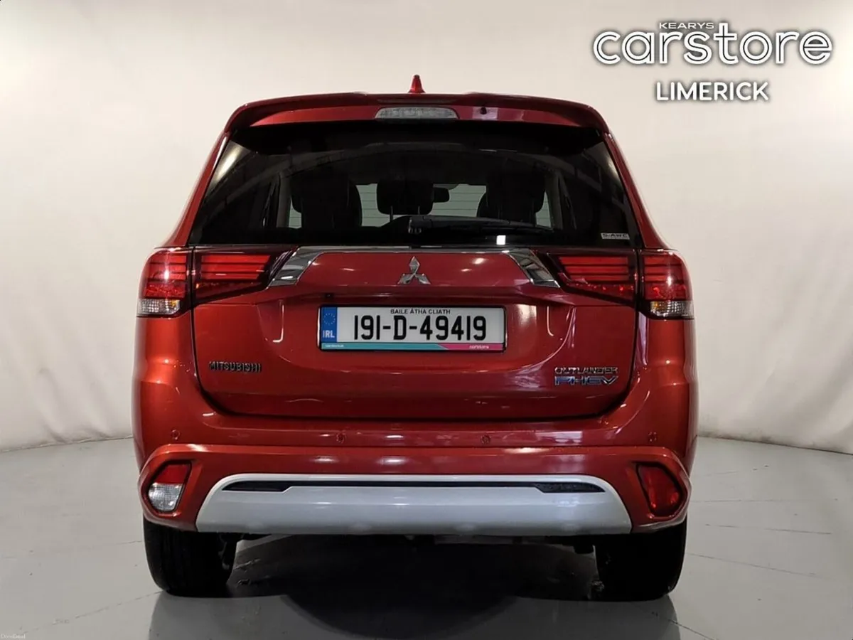 Mitsubishi Outlander 2.4L Plug-in EV S-Edition 5 s - Image 4