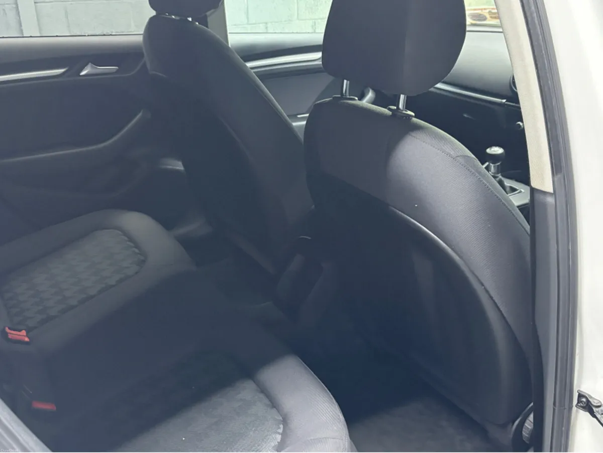 Audi A3 1.6 TDI SE TECHNIK 110PS 5DR - Image 4