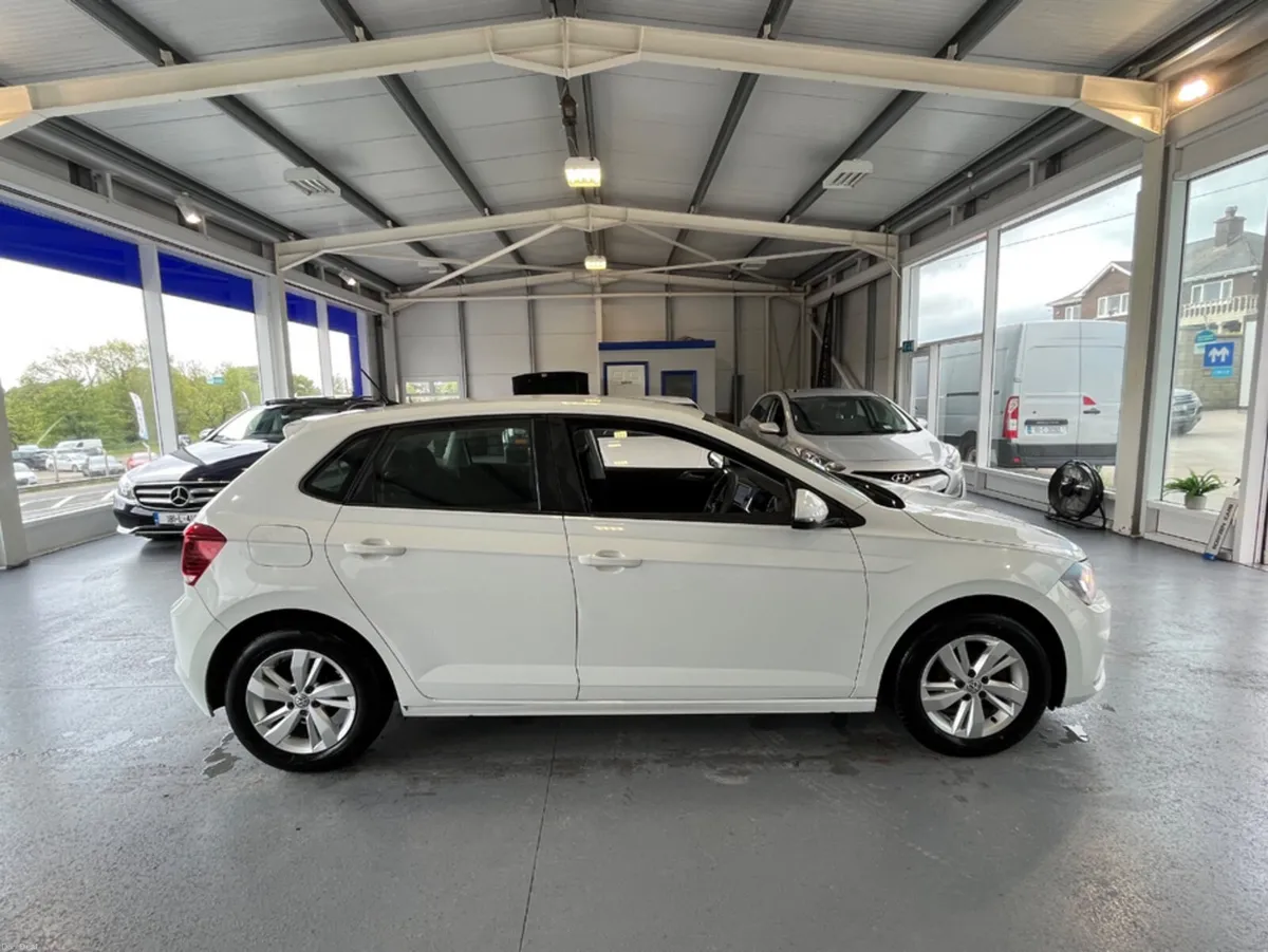 Volkswagen Polo TRENDLINE 1.0 MANUAL 5SPEED 65HP 5 - Image 4