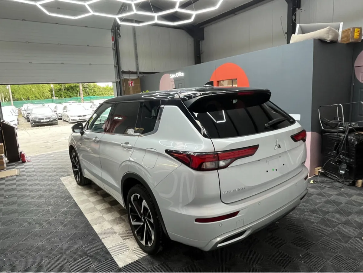 Mitsubishi Outlander 2024 MITSUBISHI OUTLANDER PHE - Image 4