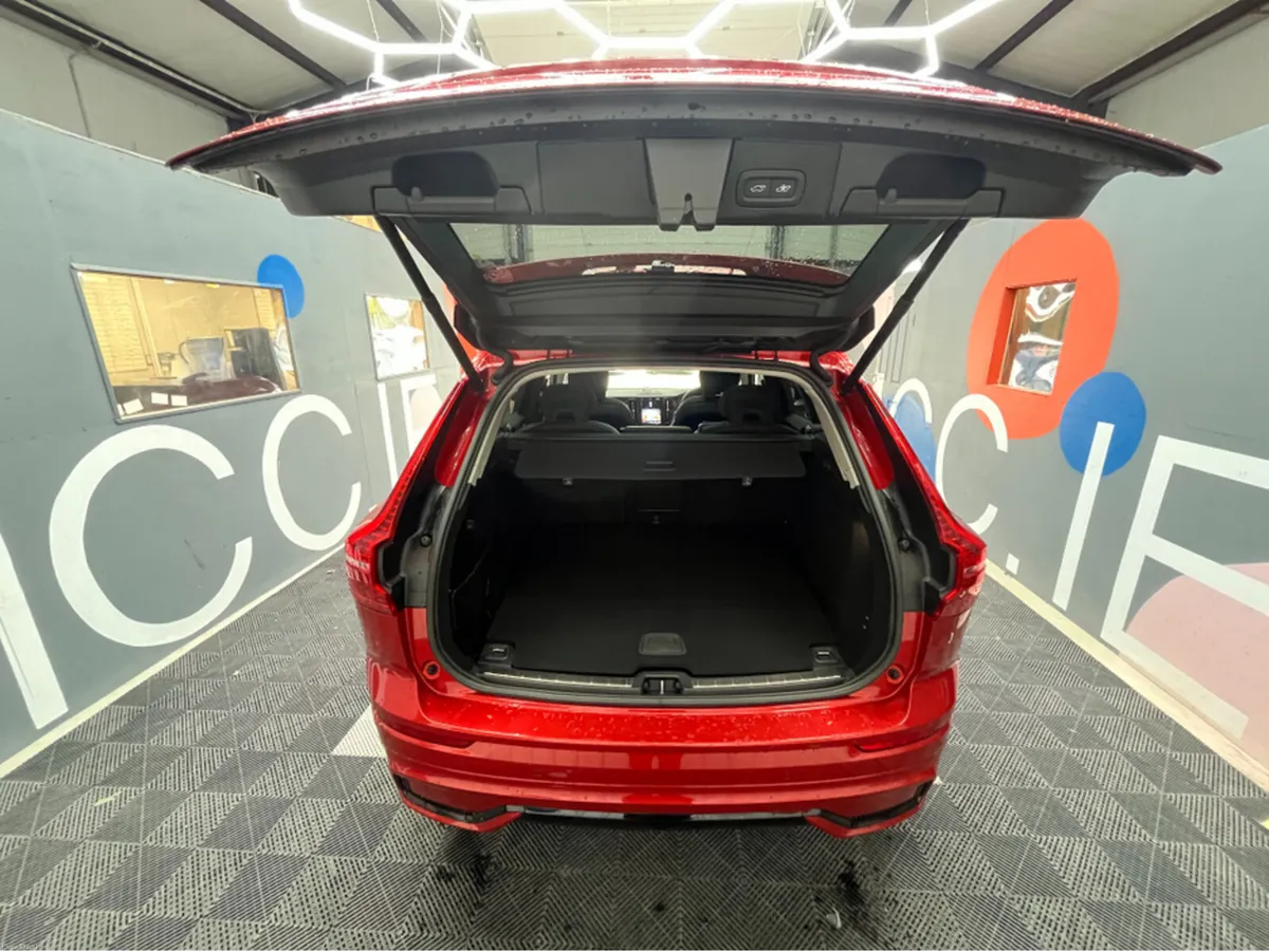 Volvo XC60 2024 VOLVO XC60 T6 AWD 2.0 AUTOMATIC / - Image 3