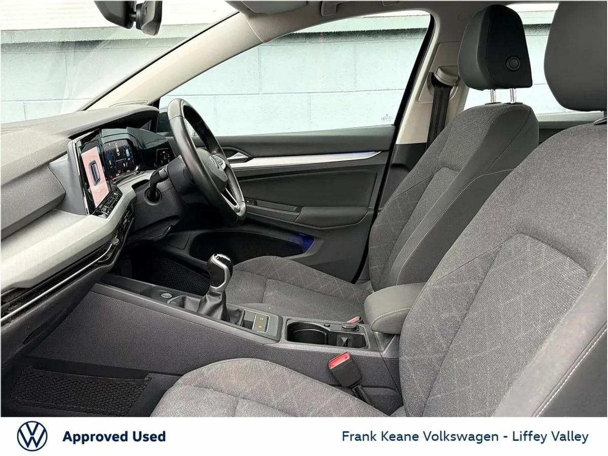 Volkswagen Golf LIFE 1.0 TSI 110HP  *HEATED SEATS* - Image 4