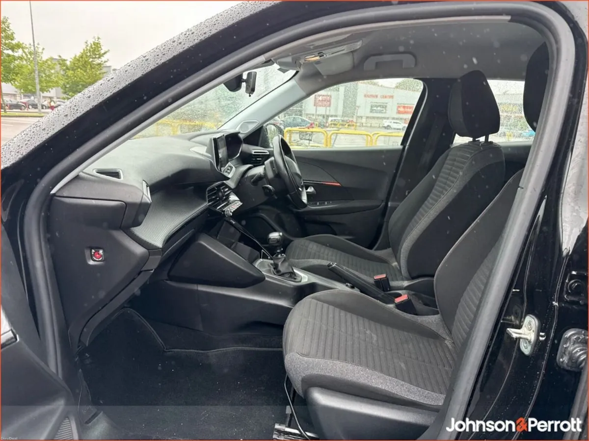 Peugeot 2008 1.2 Puretech 100bhp Active  **LOW MIL - Image 4