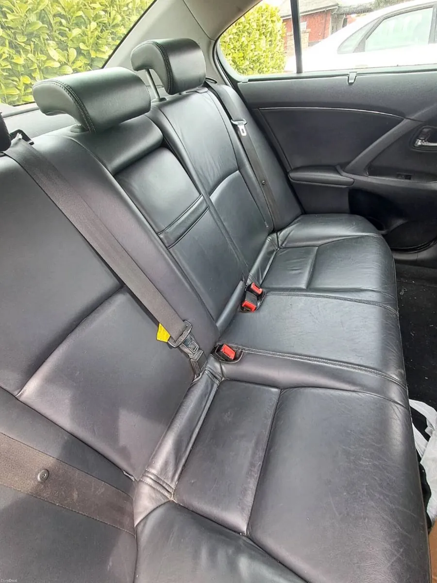Toyota avensis - Image 4