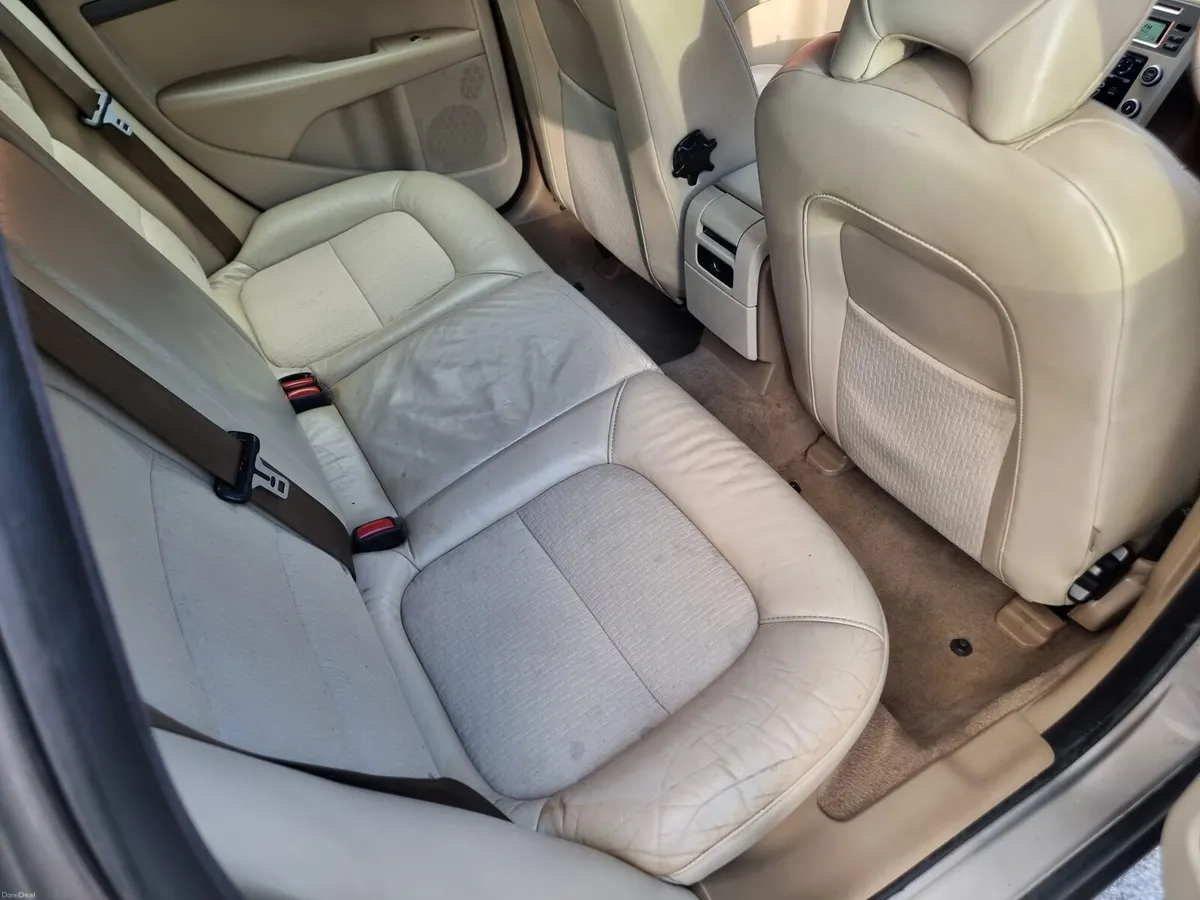 V70 volvo 2.0D - Image 4