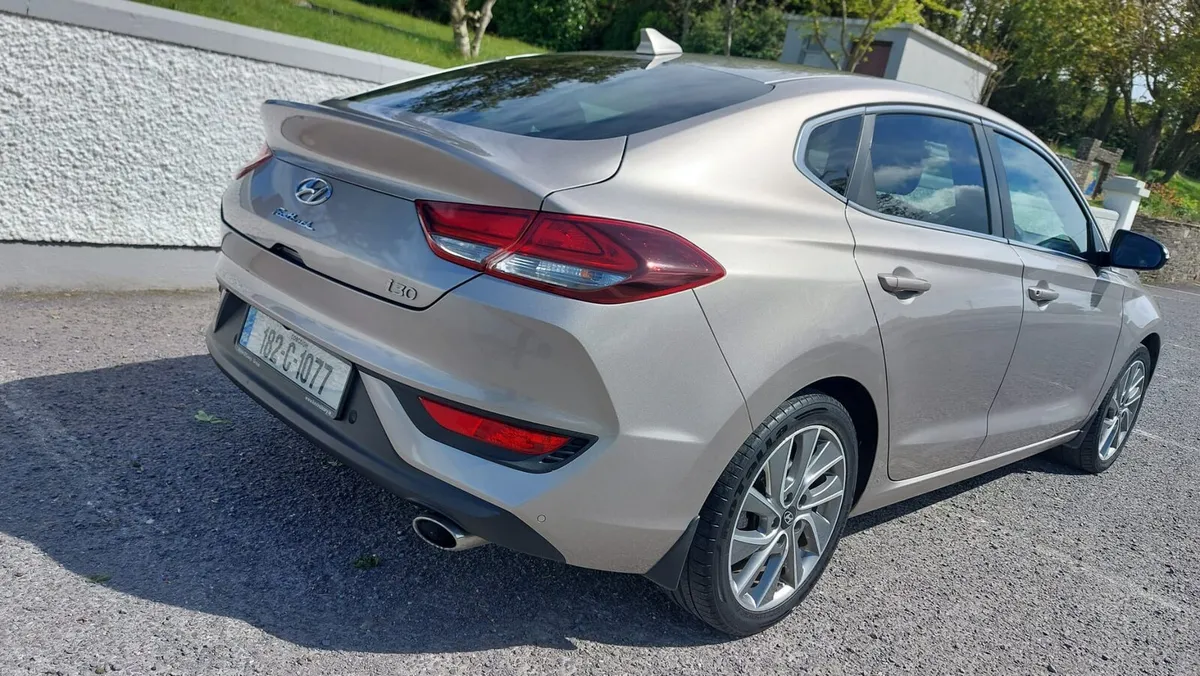 Hyundai i30 Hatchback - Image 4