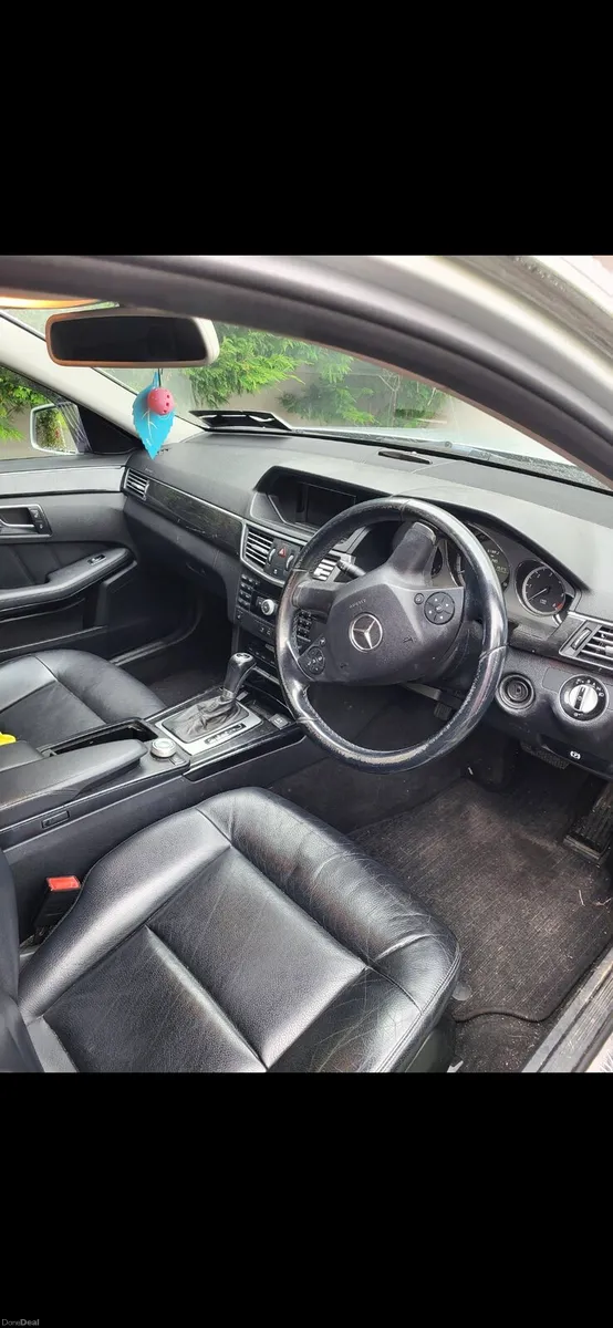 Mercedes E200 - Image 4