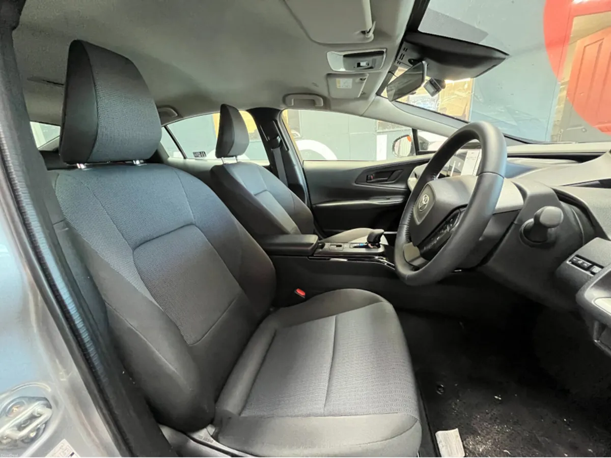 Toyota Prius €31950 2025 TOYOTA PRIUS X 1.8 AUTOMA - Image 6