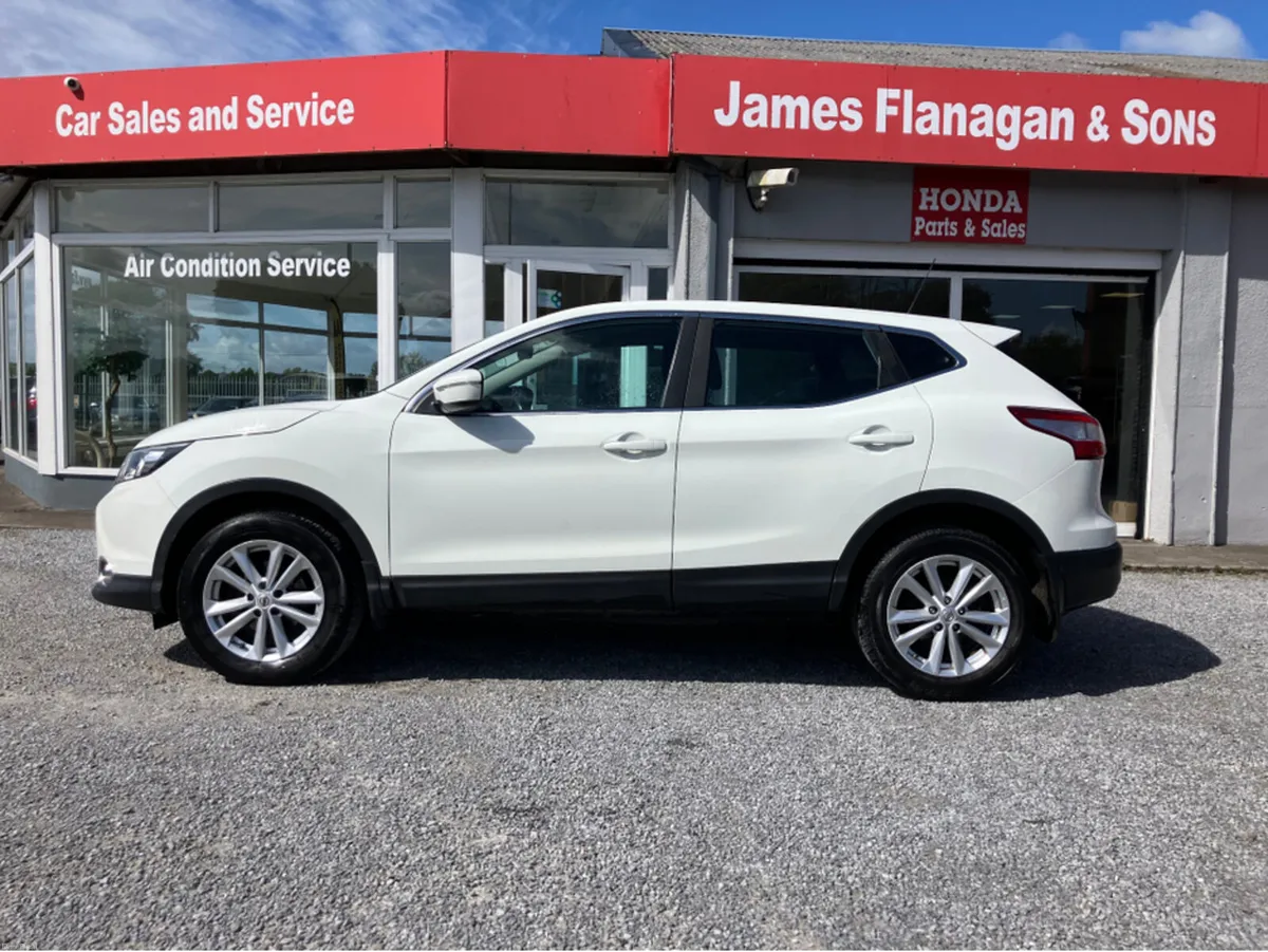 Nissan Qashqai 1.5 DSL SV 4DR - Image 4