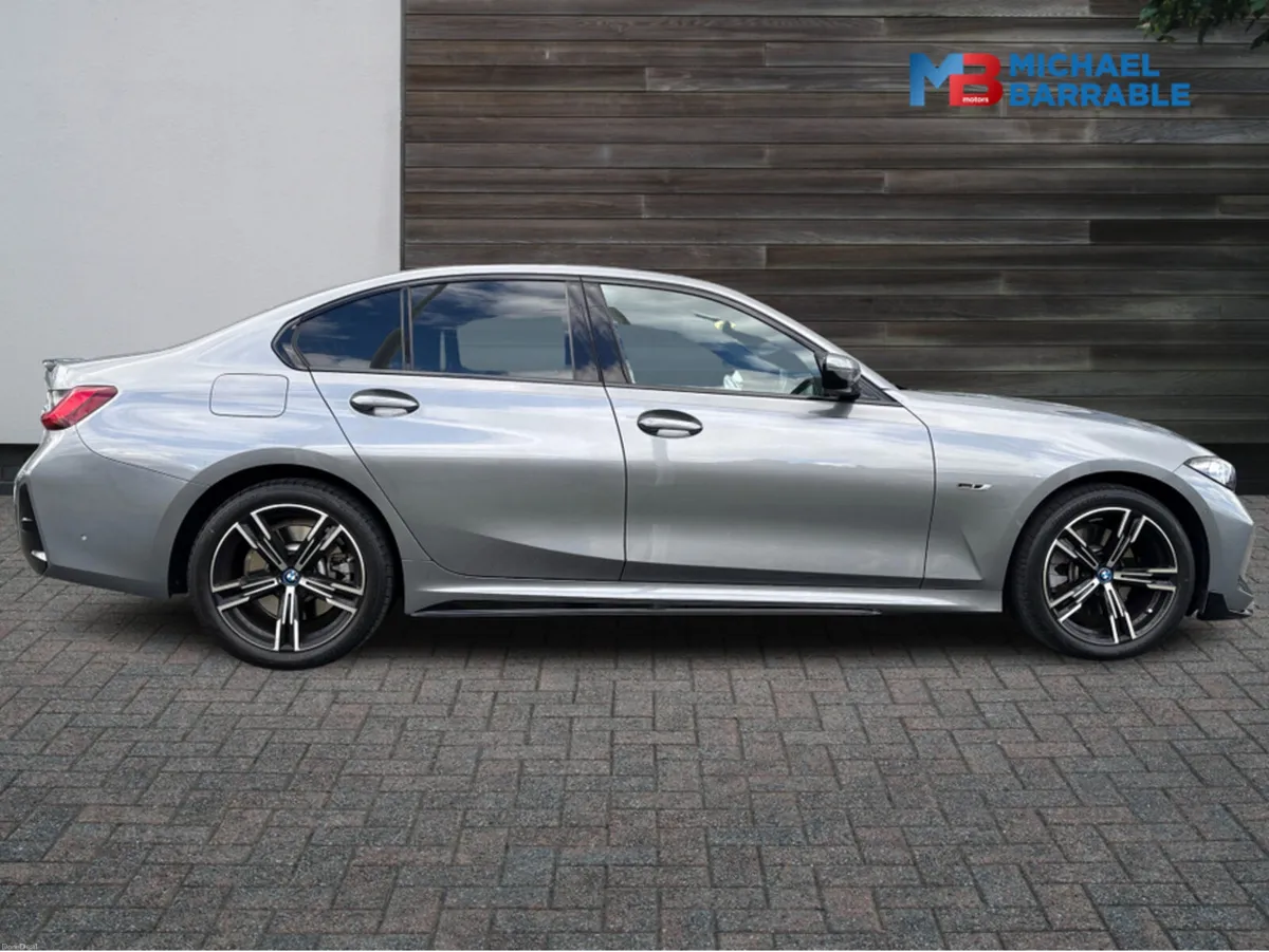 BMW 3-Series 330e M SPORT . ALCANTARA SEATS  *7.9% - Image 4