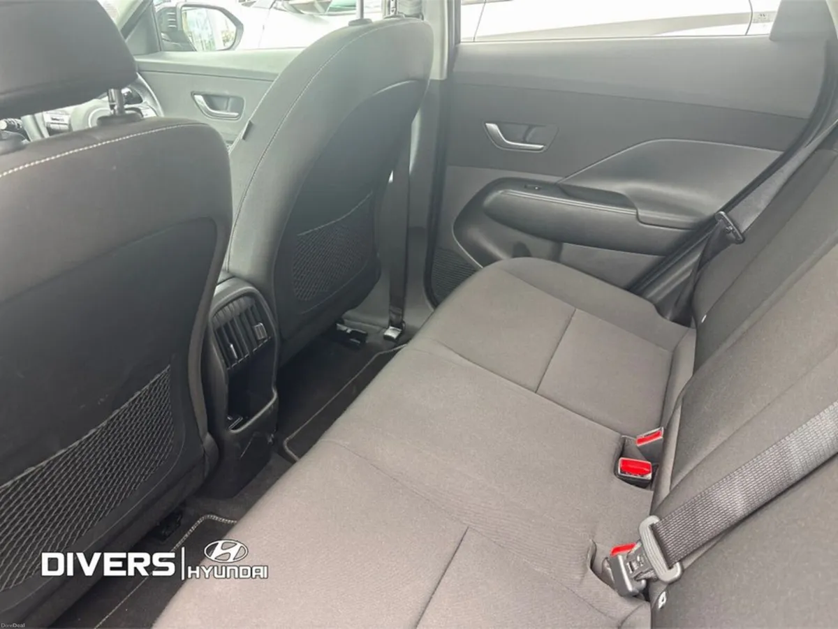 Hyundai KONA Elegance 65KWH Automatic - Image 4