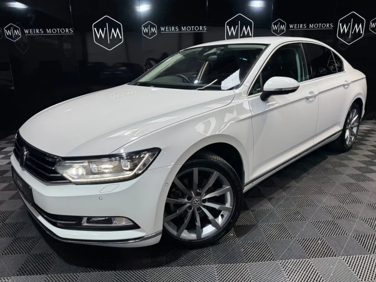 Volkswagen Passat 2.0 - Image 1