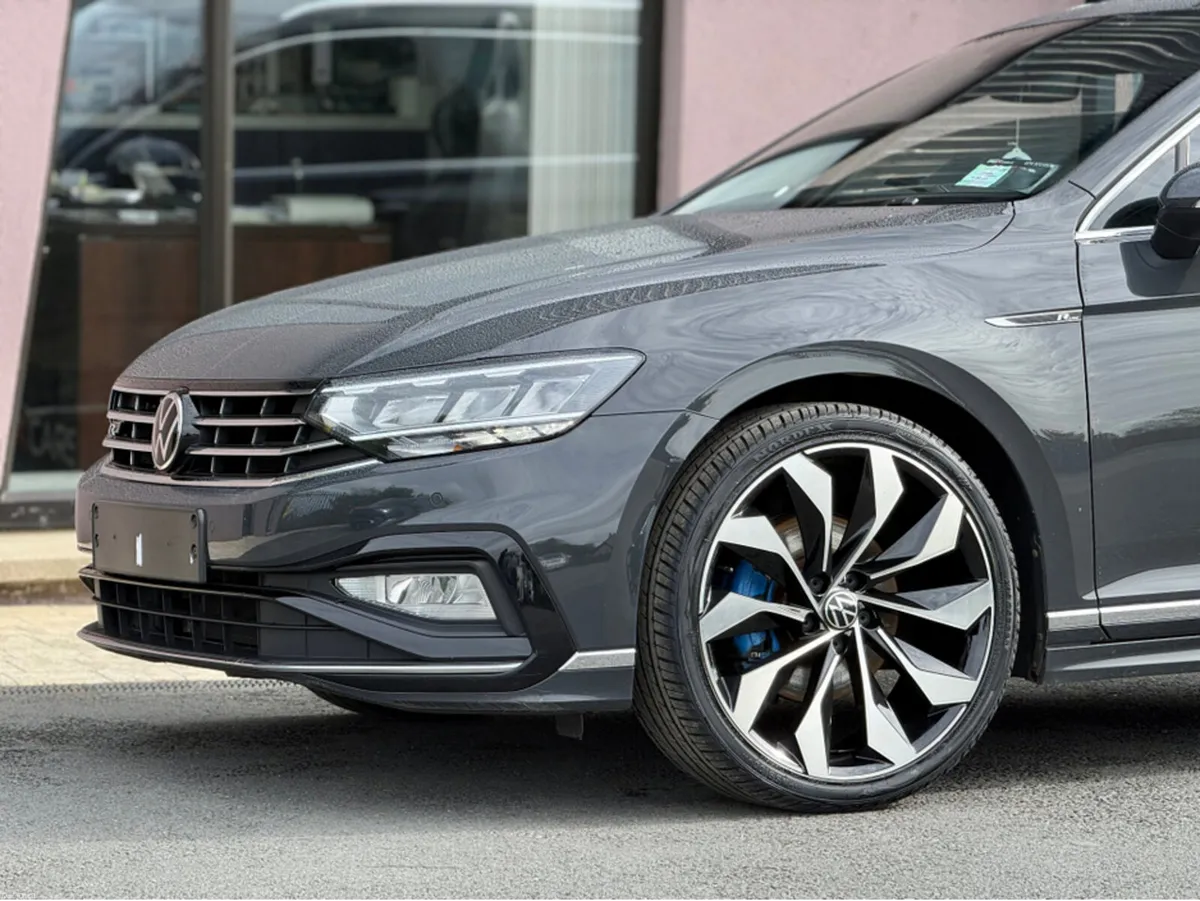 Volkswagen Passat 2.0 TDI R-LINE AUTO - Image 2