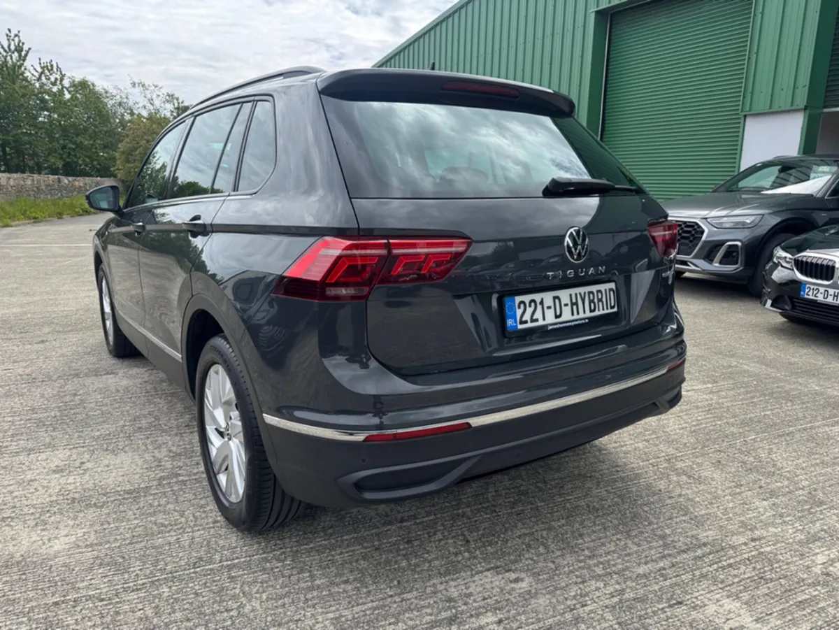 Volkswagen Tiguan LIFE TSI PHEV S-A DSG - Image 4