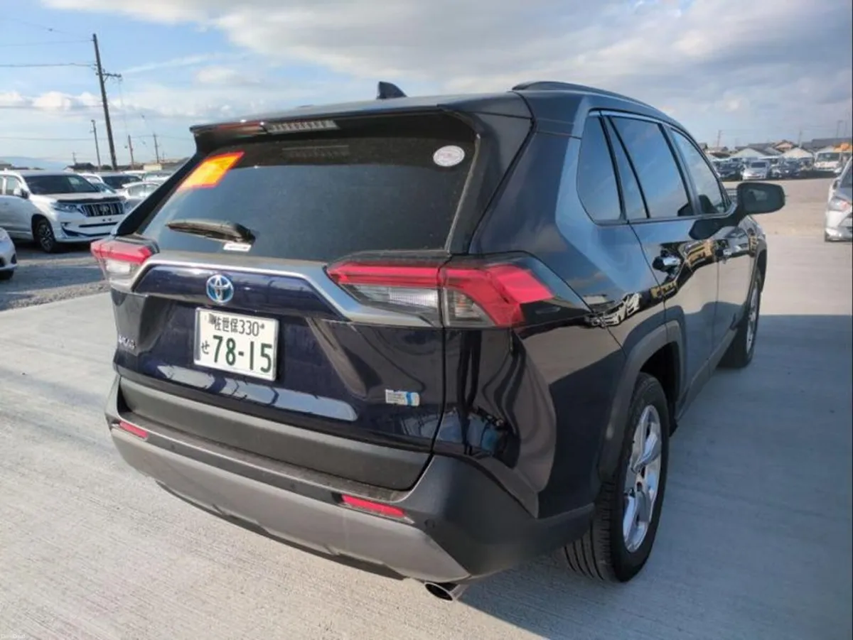 Toyota RAV4 Hybrid G 4WD - Image 4
