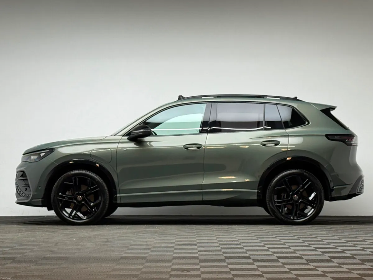 Volkswagen Tiguan R-LINE 1.5 TSI DSG PHEV *PAN ROO - Image 4