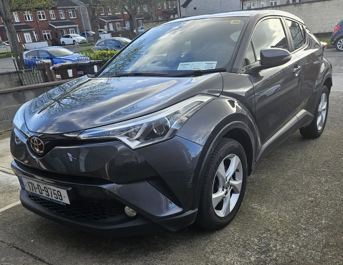 Toyota C-HR 2017 - Image 1