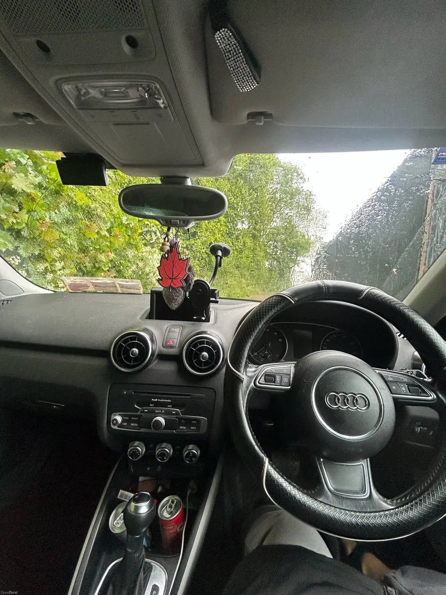 AUDI A1 2011 SPORT - Image 4