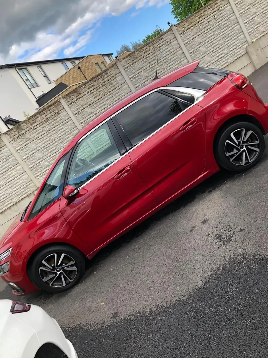 2018 Citroen C4 Feel Exclusive - Image 2