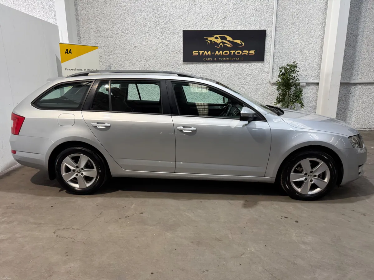 Skoda Octavia 2014 Estate Diesel - Image 4