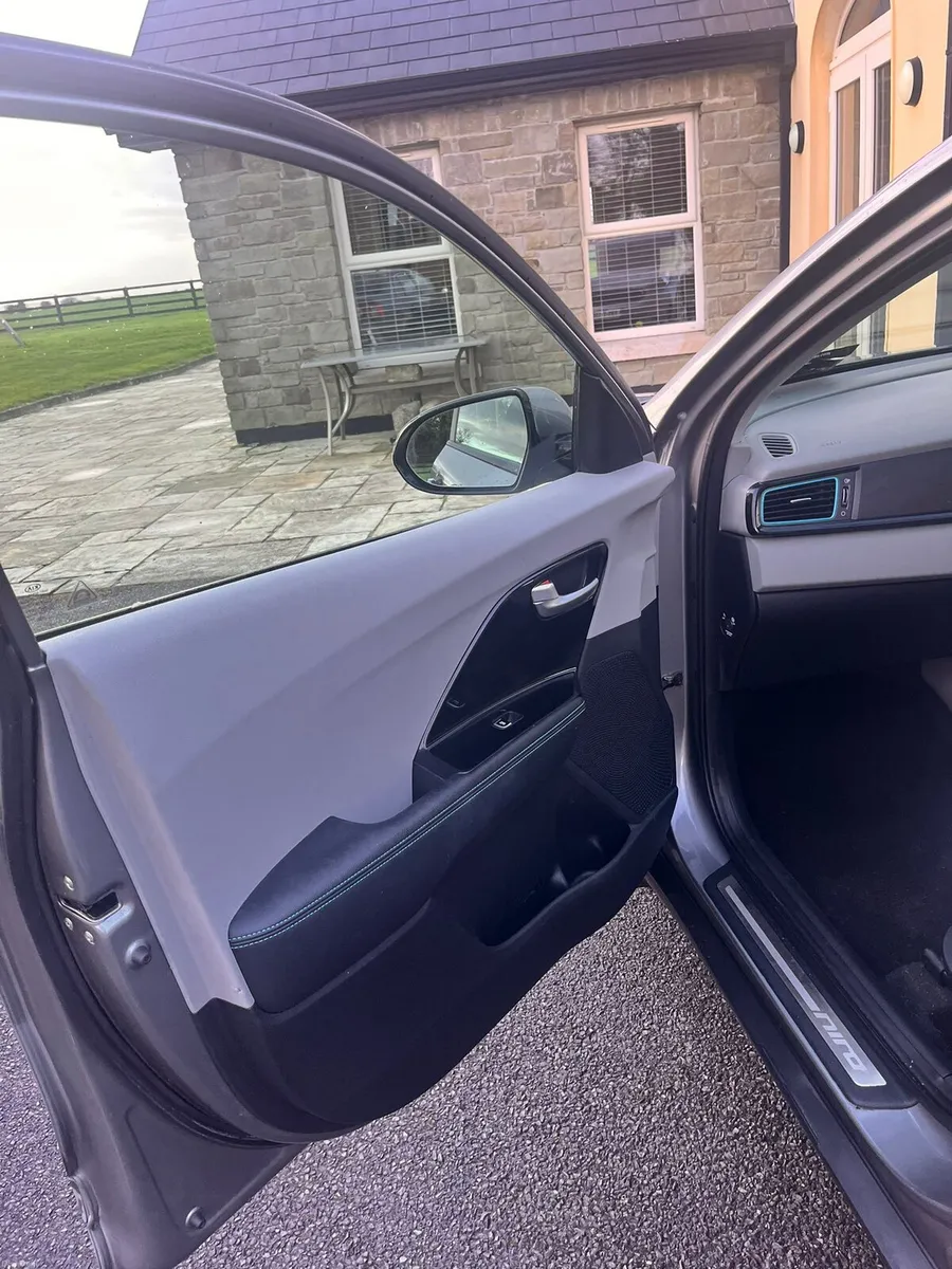 191 KIA NIRO PETROL PLUG IN HYBRID 1.6L - Image 2