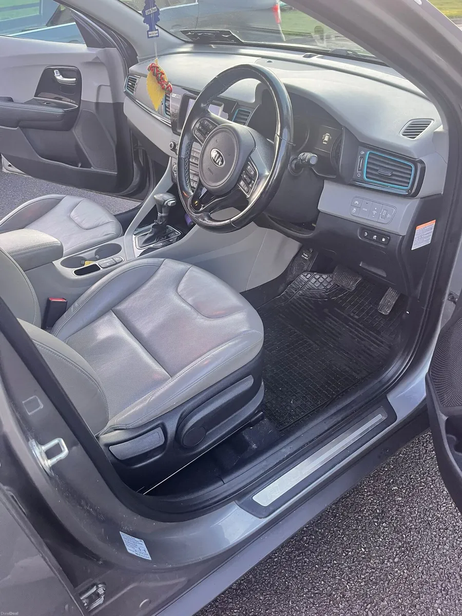 191 KIA NIRO PETROL PLUG IN HYBRID 1.6L - Image 6