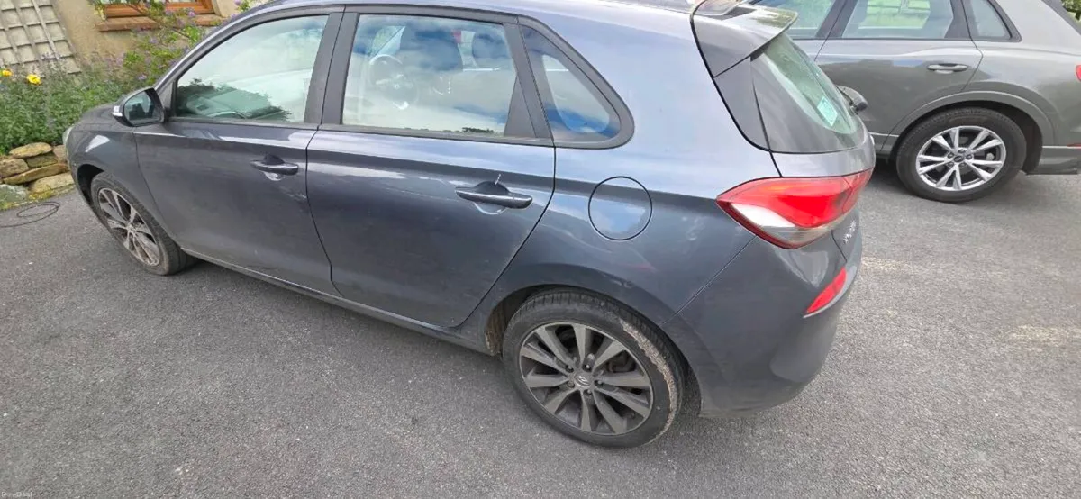 Hyundia i30 - Image 2