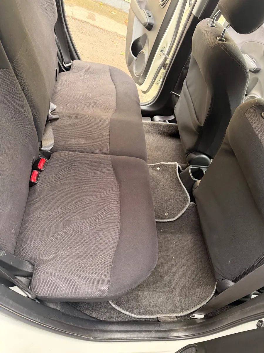 Honda Fit 2010 Automatic - Image 4