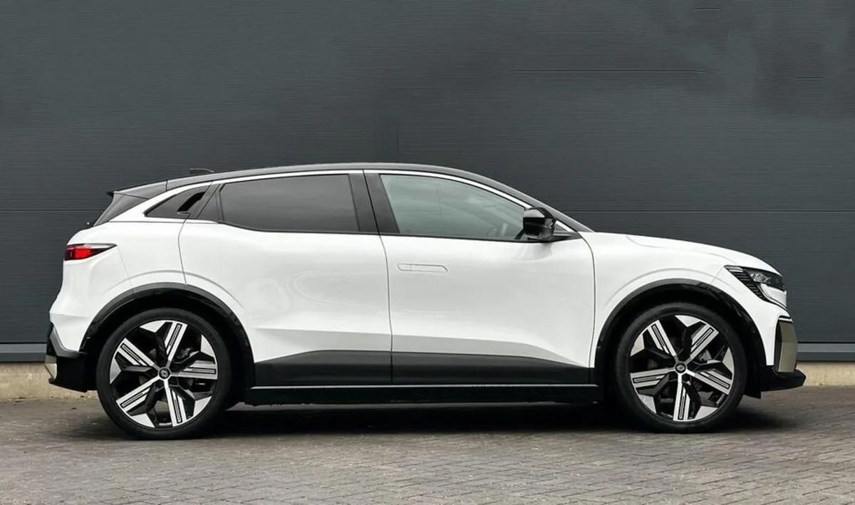 241 Renault Megane E-Tech 60EV 450KM Range - Image 3