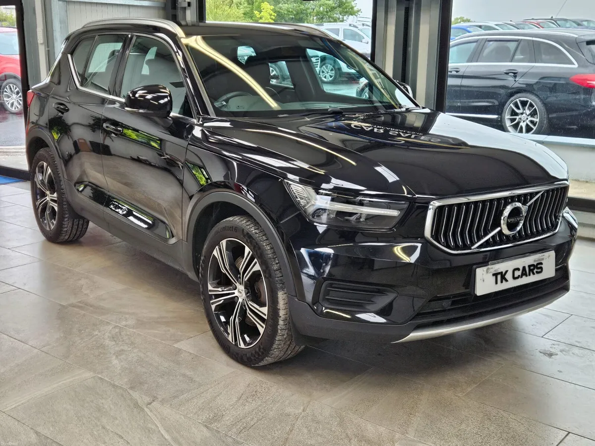 22 VOLVO XC40 T5 INSCRIPTION 262 BHP - Image 1