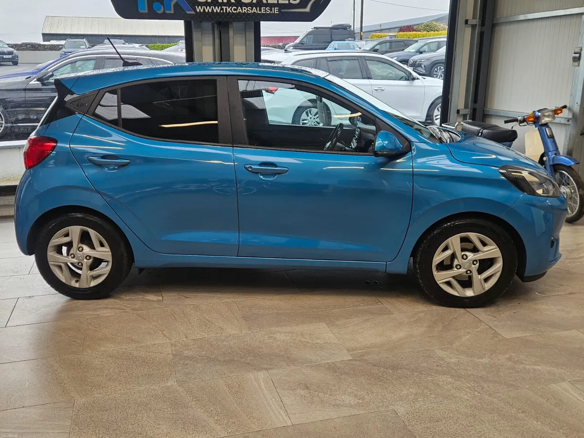 212 HYUNDAI i10 DELUXE 1.0 PETROL - Image 2