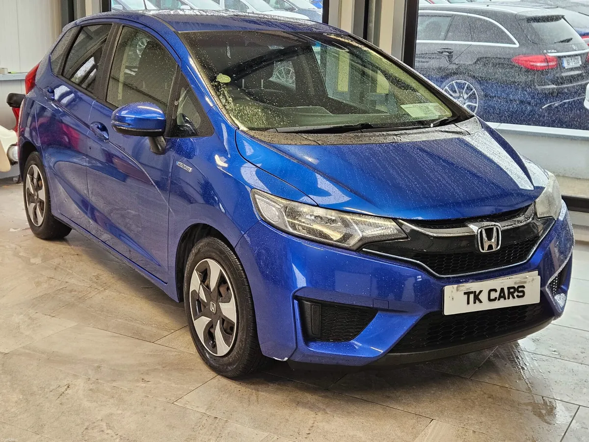 16 HONDA FIT PETROL HYBRID GP5 - Image 1