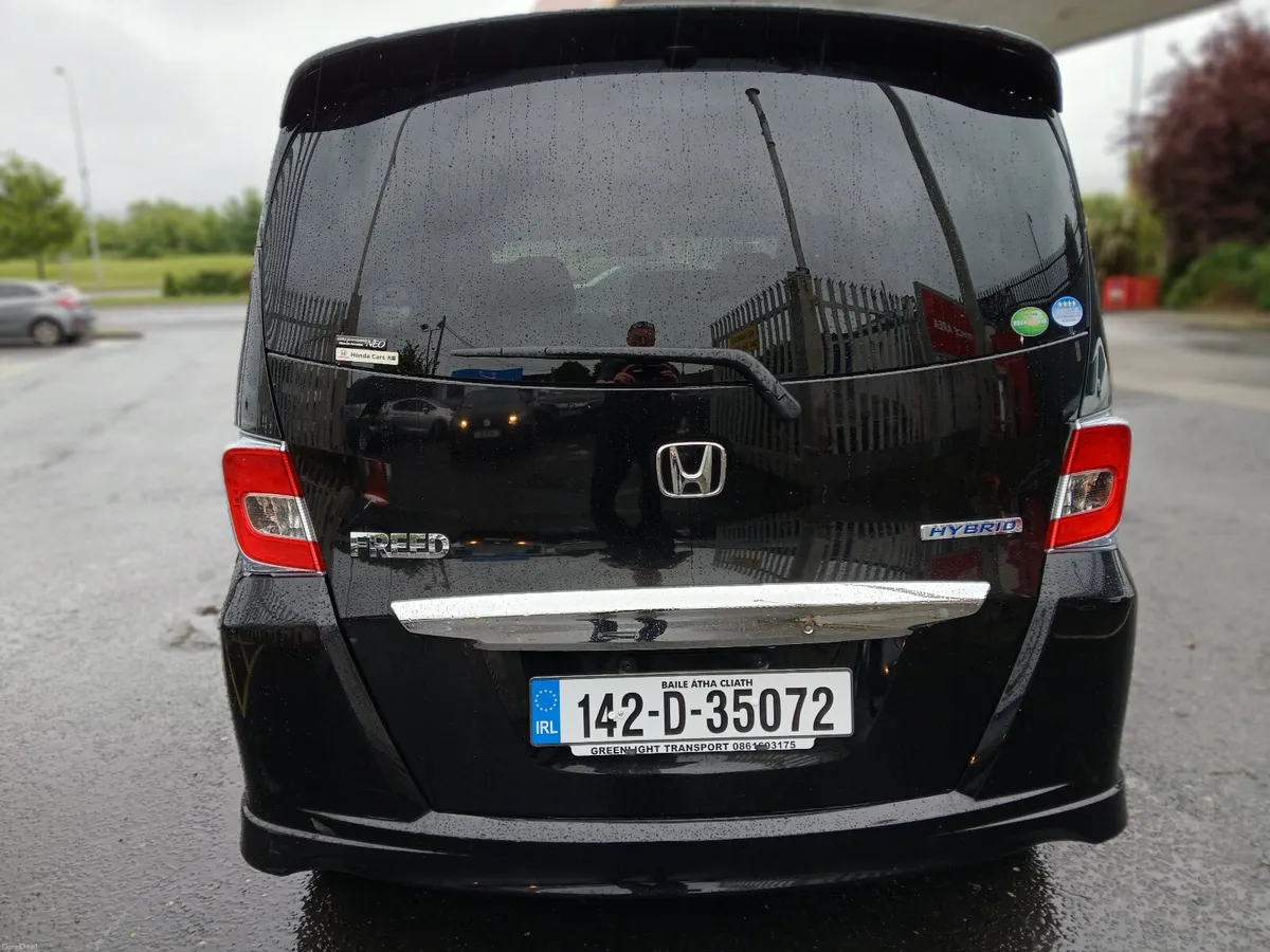 Honda Freed 2014 7 Seater Hybrid - Image 4