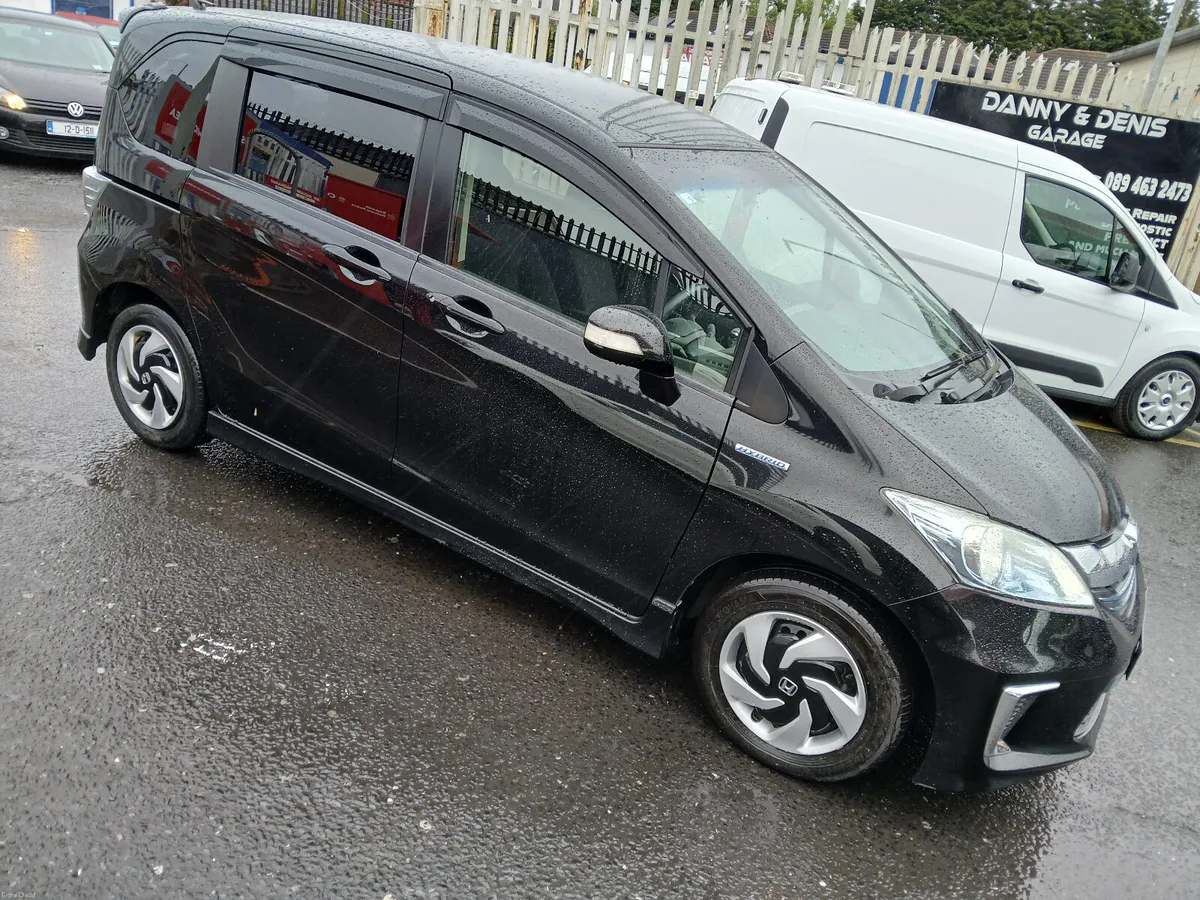 Honda Freed 2014 7 Seater Hybrid - Image 1