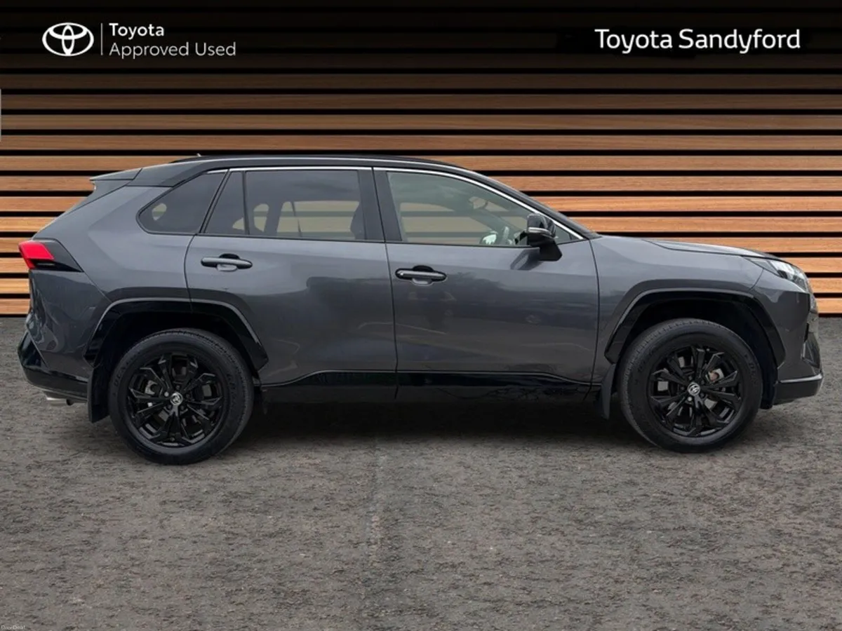 Toyota RAV4 SPORT HYBRID // HEATED LEATHER SEATS / - Image 3