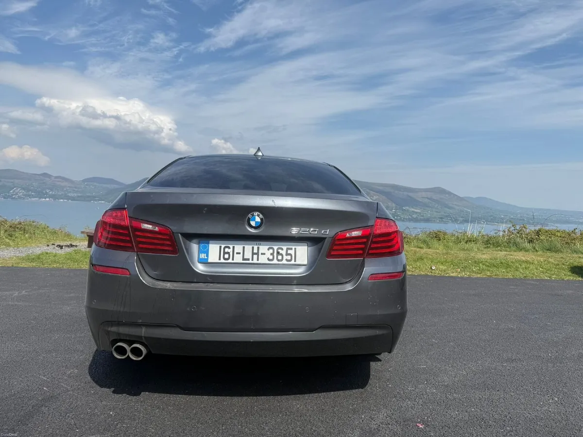 BMW 5-Series 2016 - Image 2