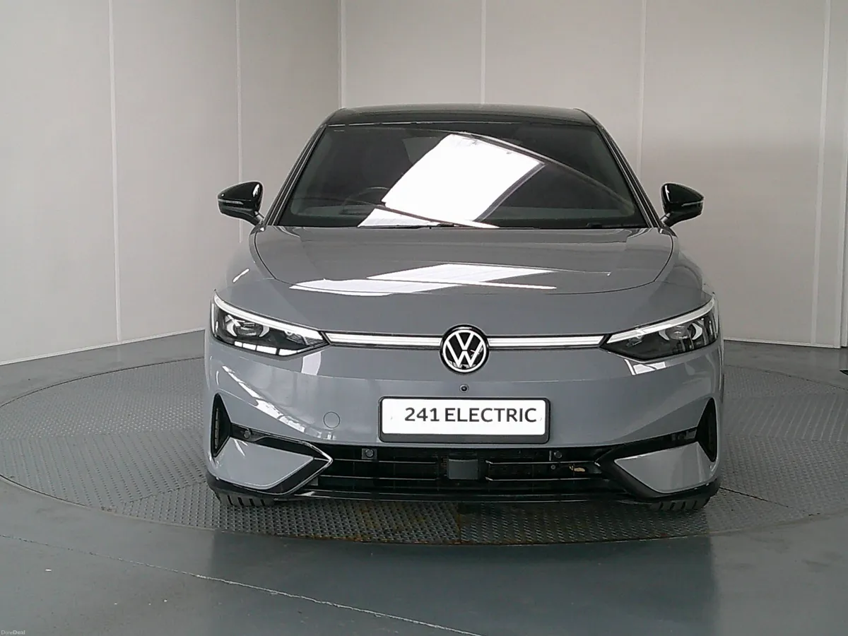 VOLKSWAGEN  ID 7  2024 - Image 2