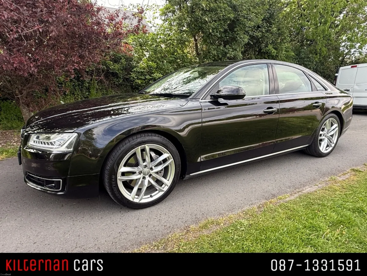 Audi A8 3.0 QUATTRO AUTO SE 1 OWNER AUDI HISTORY - Image 4