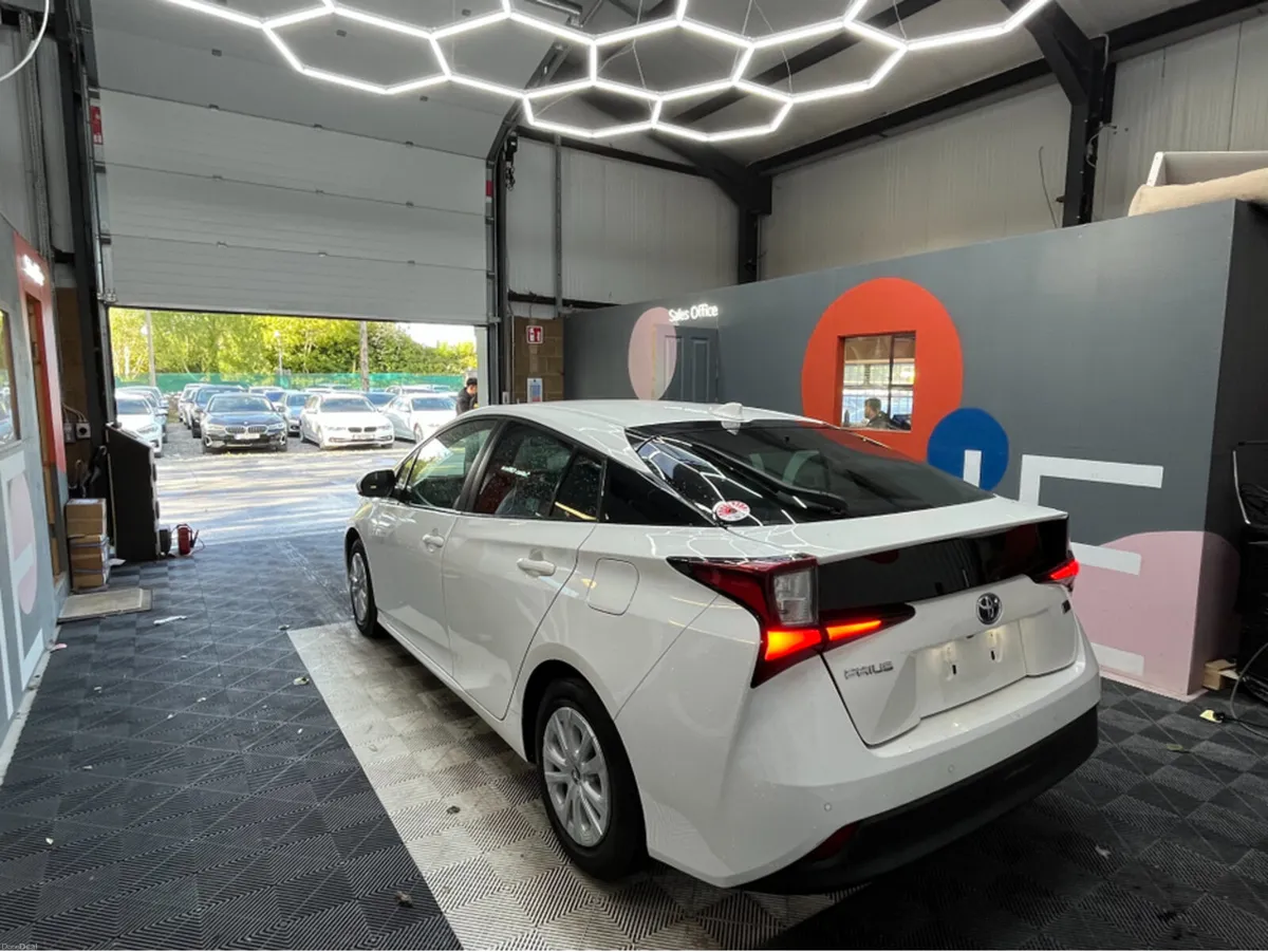 Toyota Prius €20950 2022 TOYOTA PRIUS S 1.8 AUTOMA - Image 4