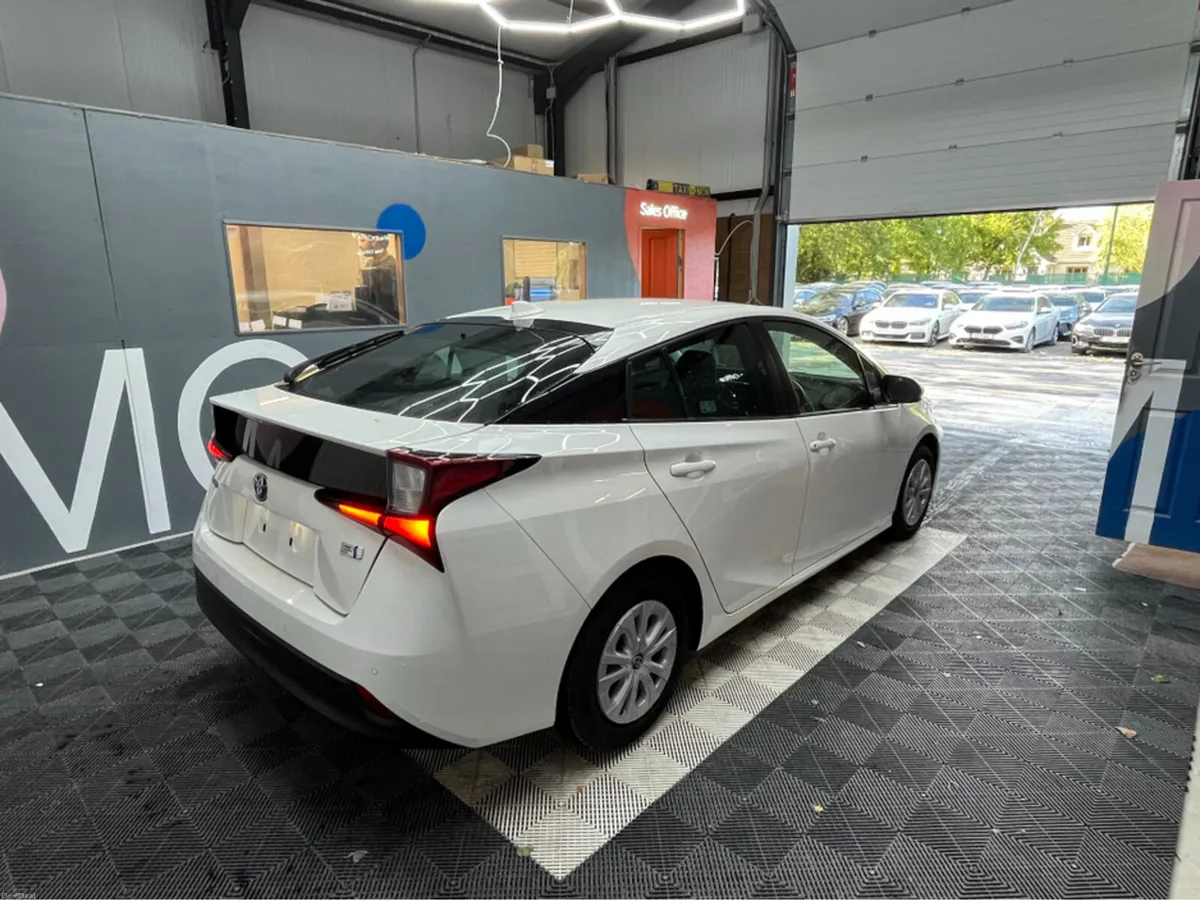 Toyota Prius €20950 2022 TOYOTA PRIUS S 1.8 AUTOMA - Image 2