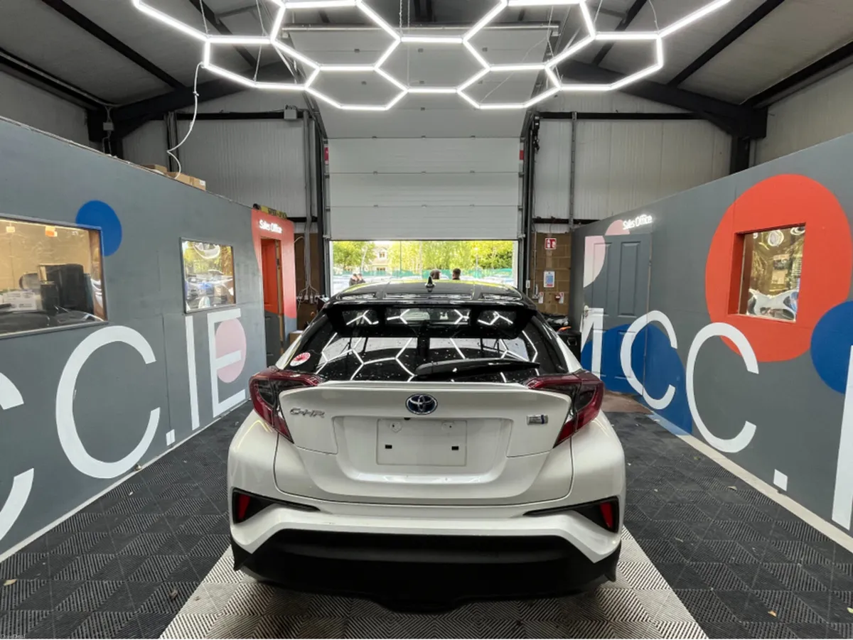 Toyota C-HR €19950 2019 TOYOTA C-HR G 1.8 AUTOMATI - Image 3