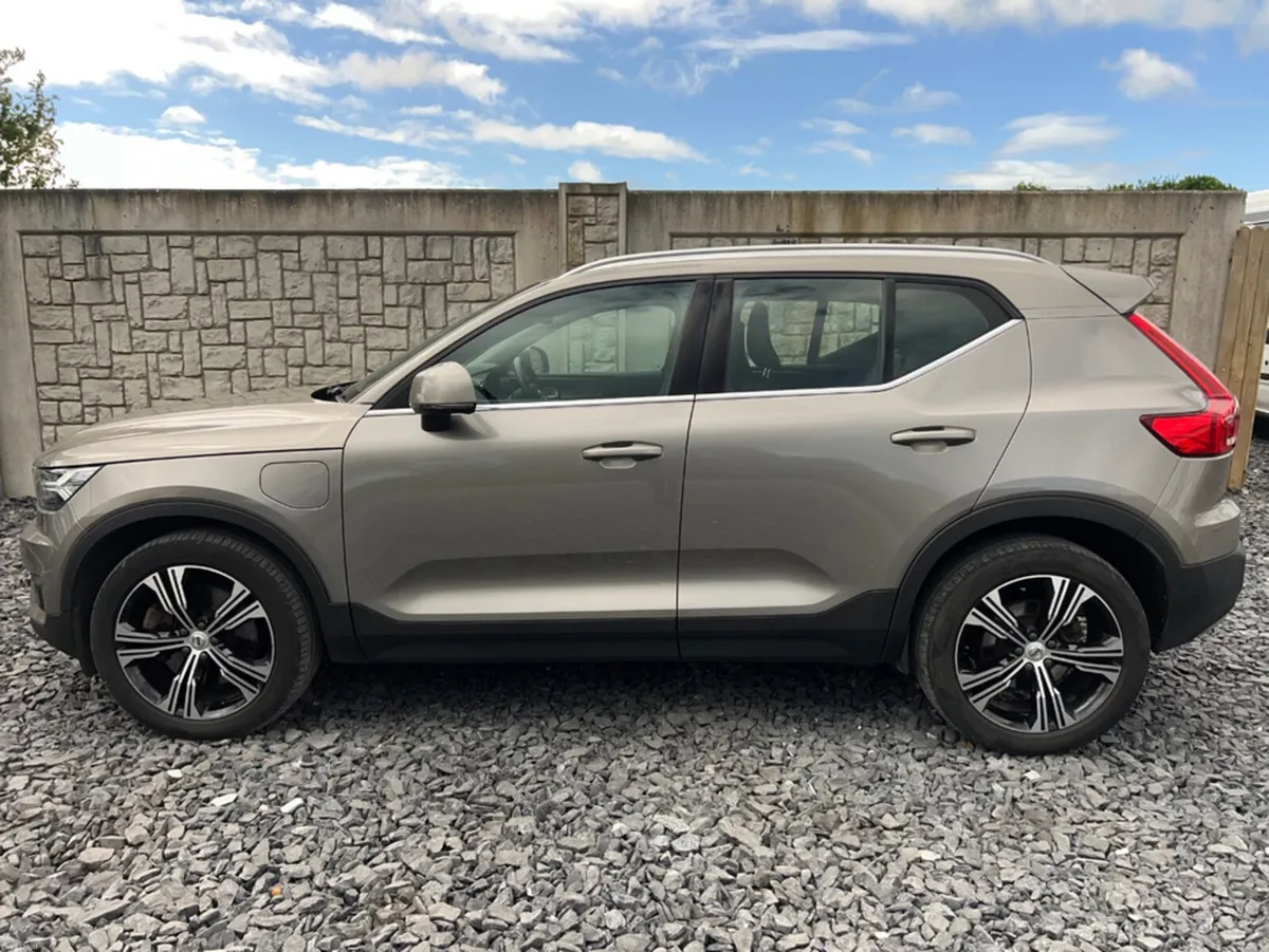 Volvo XC40 1.5 T5 INSCRIPTION PRO 25 - Image 4