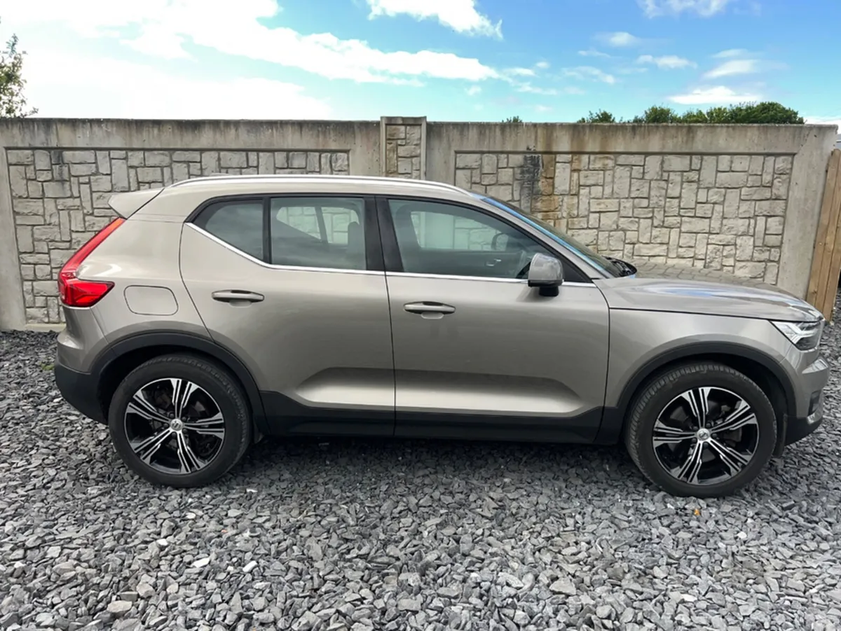Volvo XC40 1.5 T5 INSCRIPTION PRO 25 - Image 6