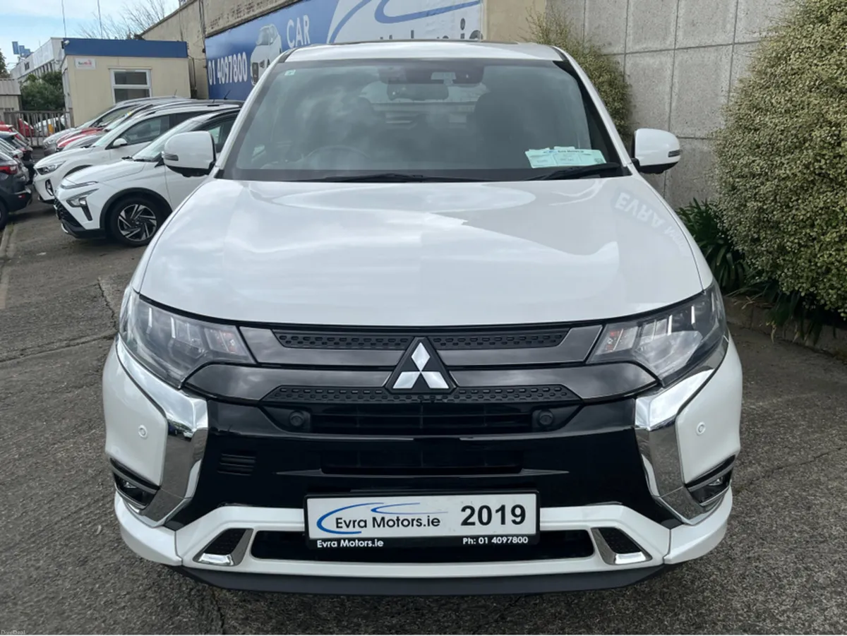 Mitsubishi Outlander S EDITION 4WD PHEV 2.4 PETROL - Image 2