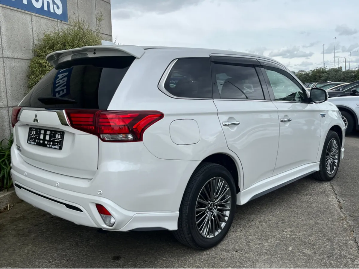 Mitsubishi Outlander S EDITION 4WD PHEV 2.4 PETROL - Image 4