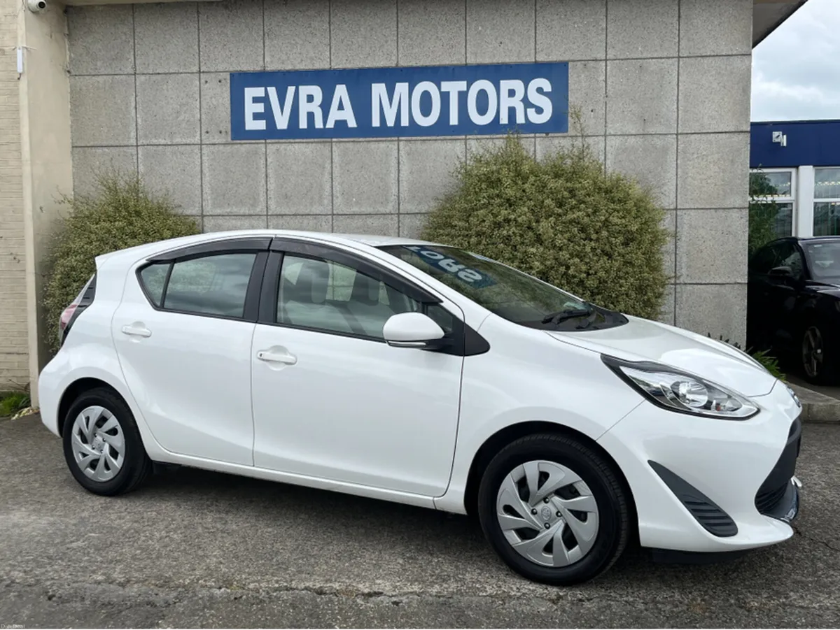Toyota Aqua AUTOMATIC HYBRID 1.5 PETROL //REVERSE - Image 3