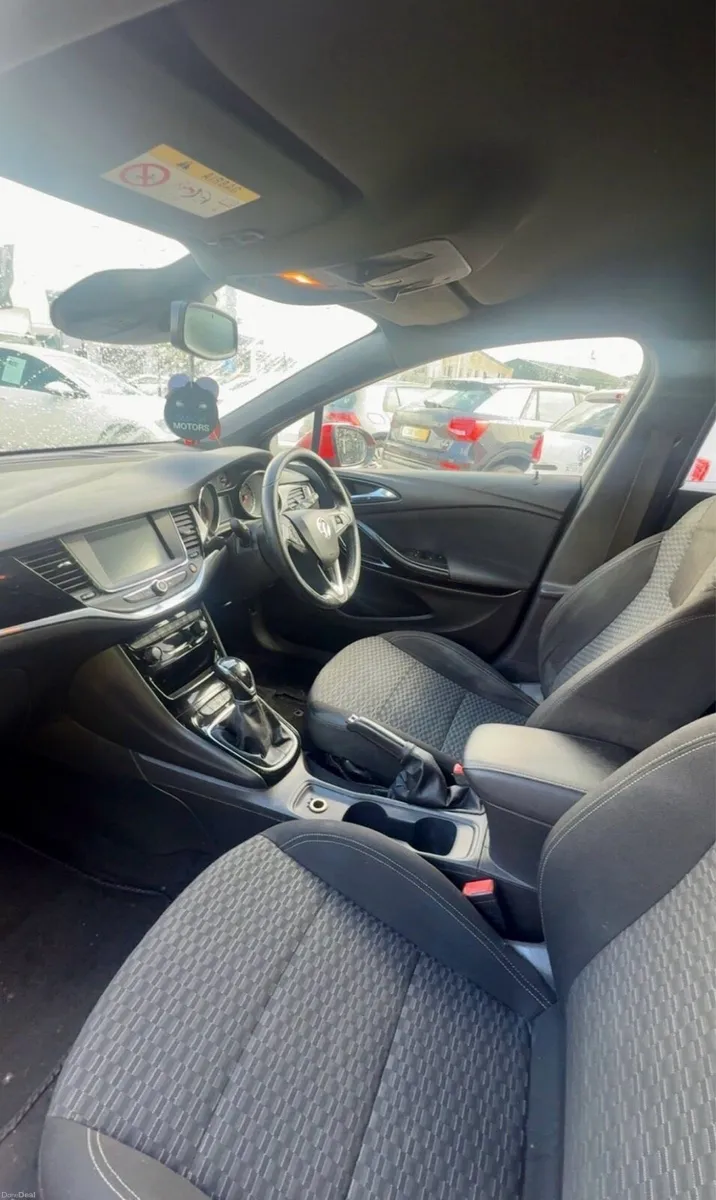 Vauxhall Astra - Image 4