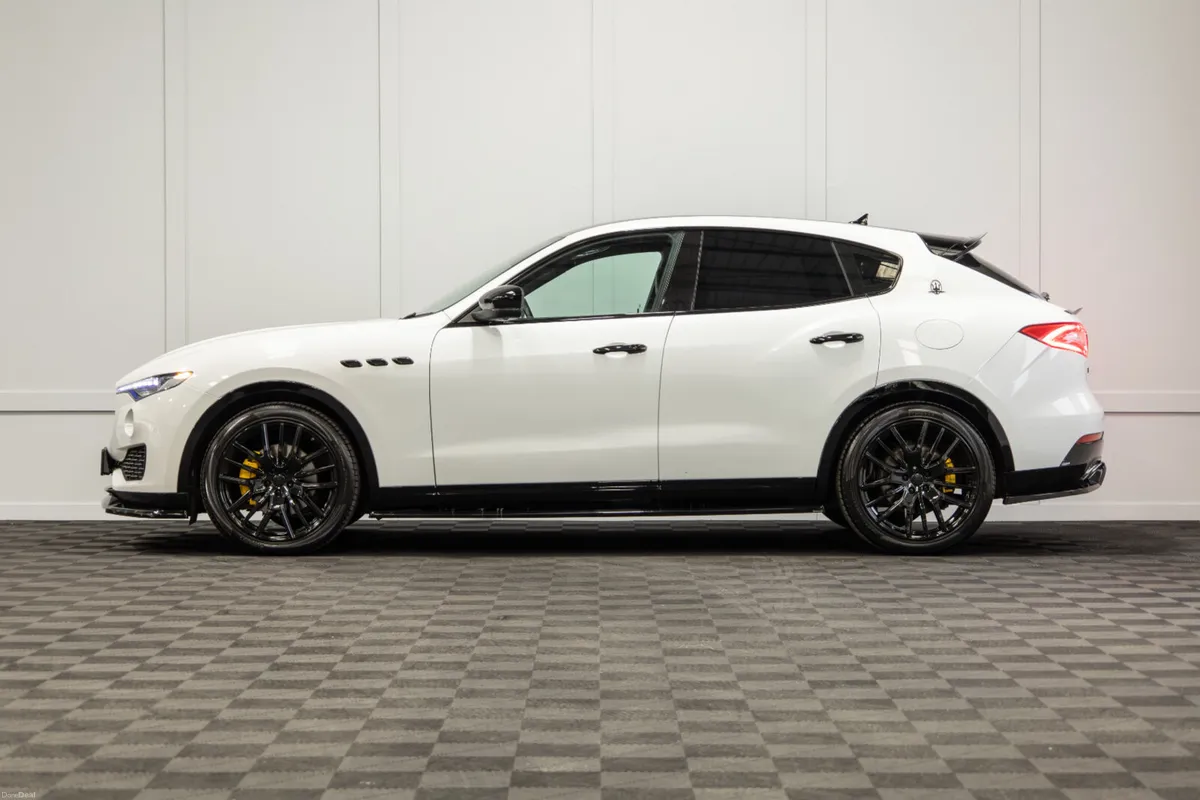 2020 Maserati Levante V6 - Image 3