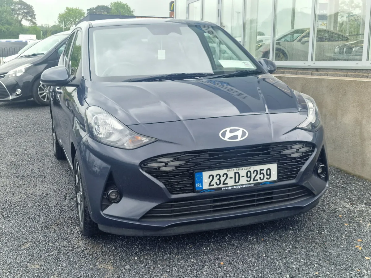 Hyundai i10 Deluxe Plus 5DR - Image 2
